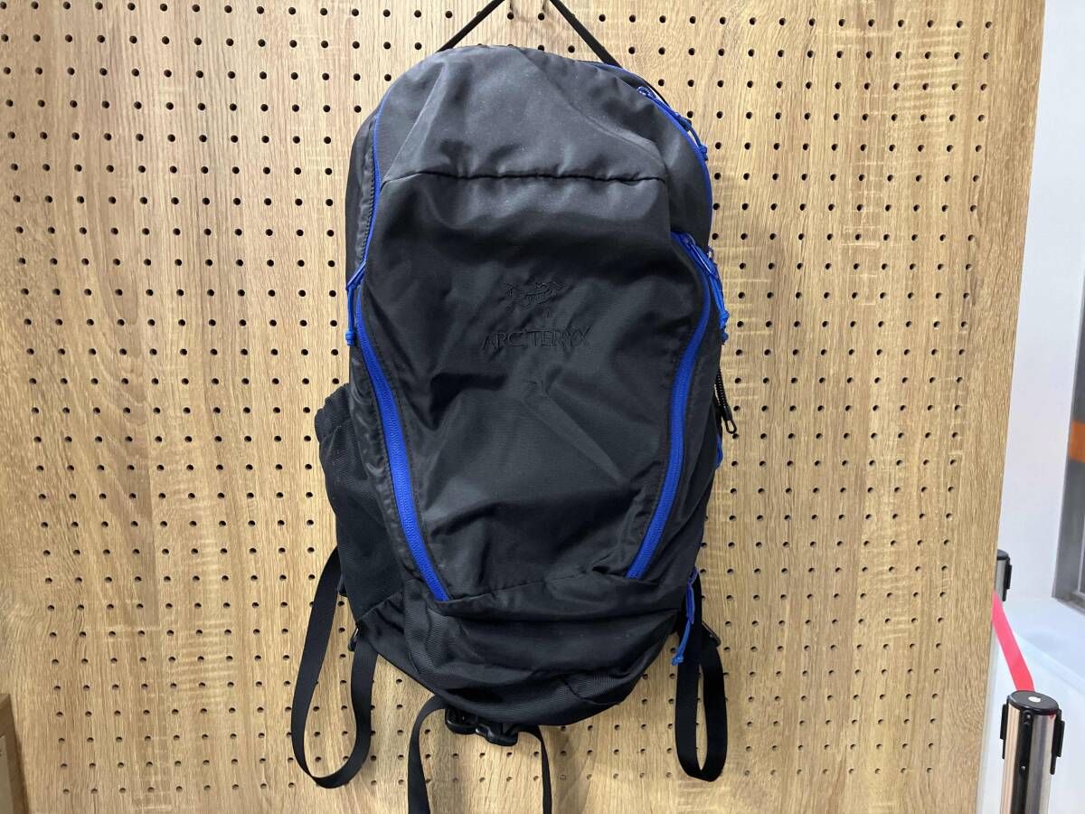 ARC'TERYXX BEAMS/リュック/別注MANTIS 26 BACKPACK 使用感あり　内側汚れあり 16,474円