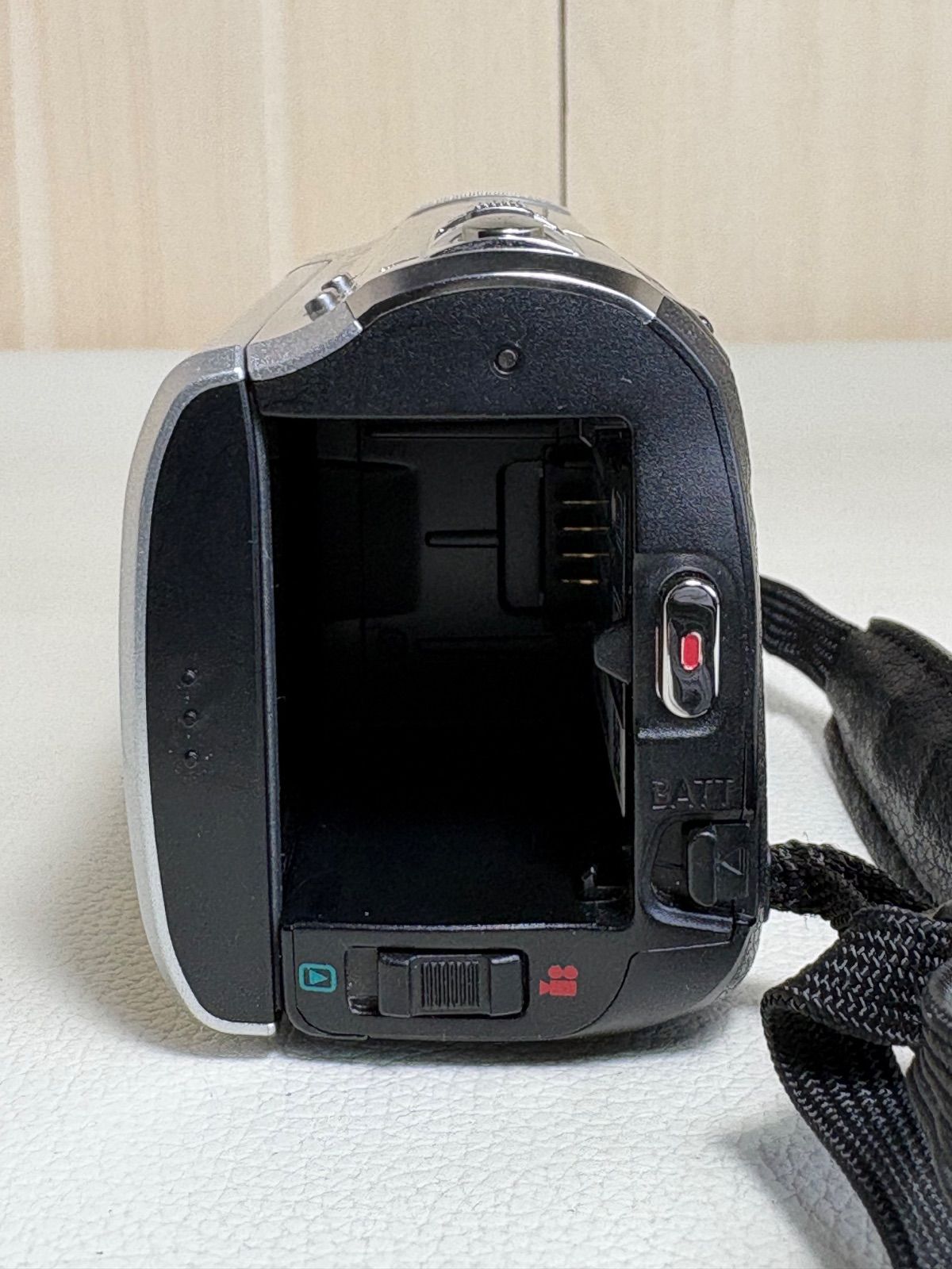 Panasonic HDC-TM30 フルハイビジョンデジタルビデオカメラ【動作品