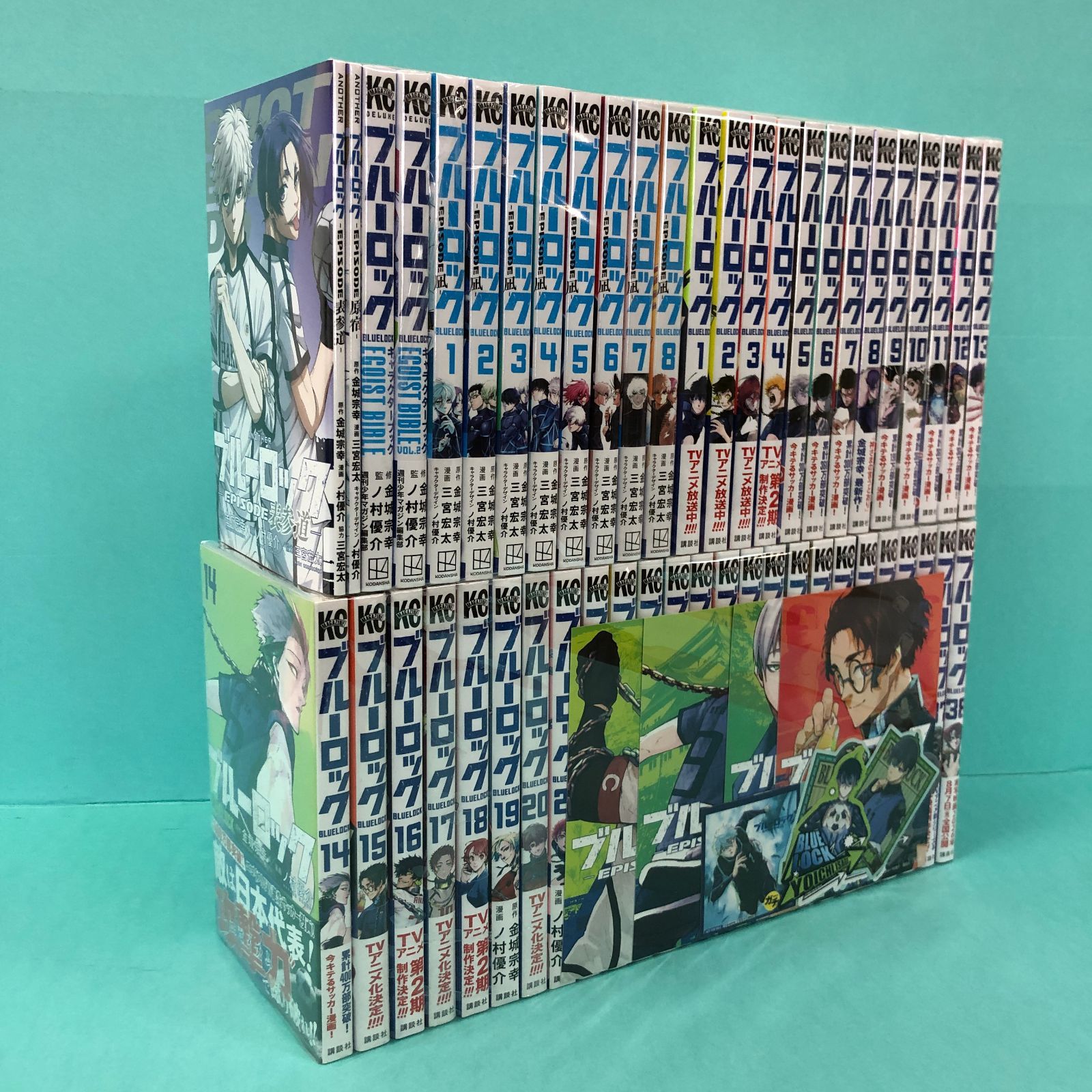 ★ブルーロック 全38巻セット（内18冊シュリンク付き）+ エピソード凪 全8巻 + 他4冊 + ポストカード・ステッカー等 中古品 smbcset096324