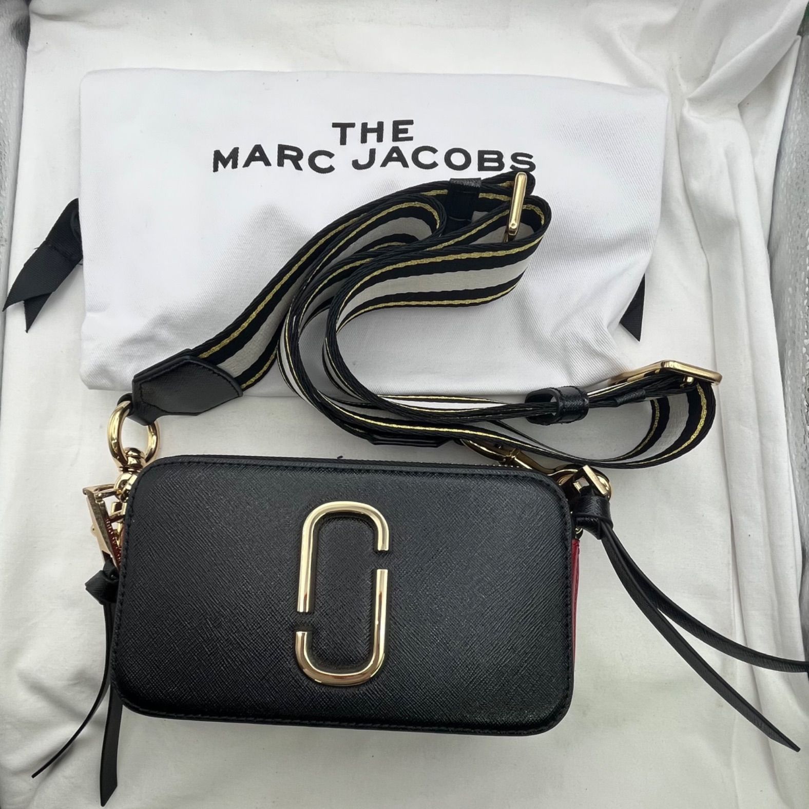 ▽MARC JACOBS　マークジェイコブス　ショルダーバッグ　袋付き　黒/赤　11020