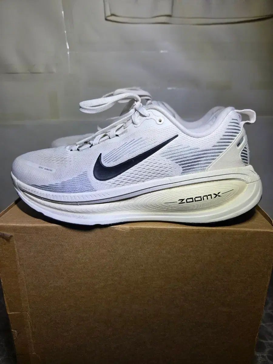 ナイキ ボメロ 18 ランニングシューズ 270 275