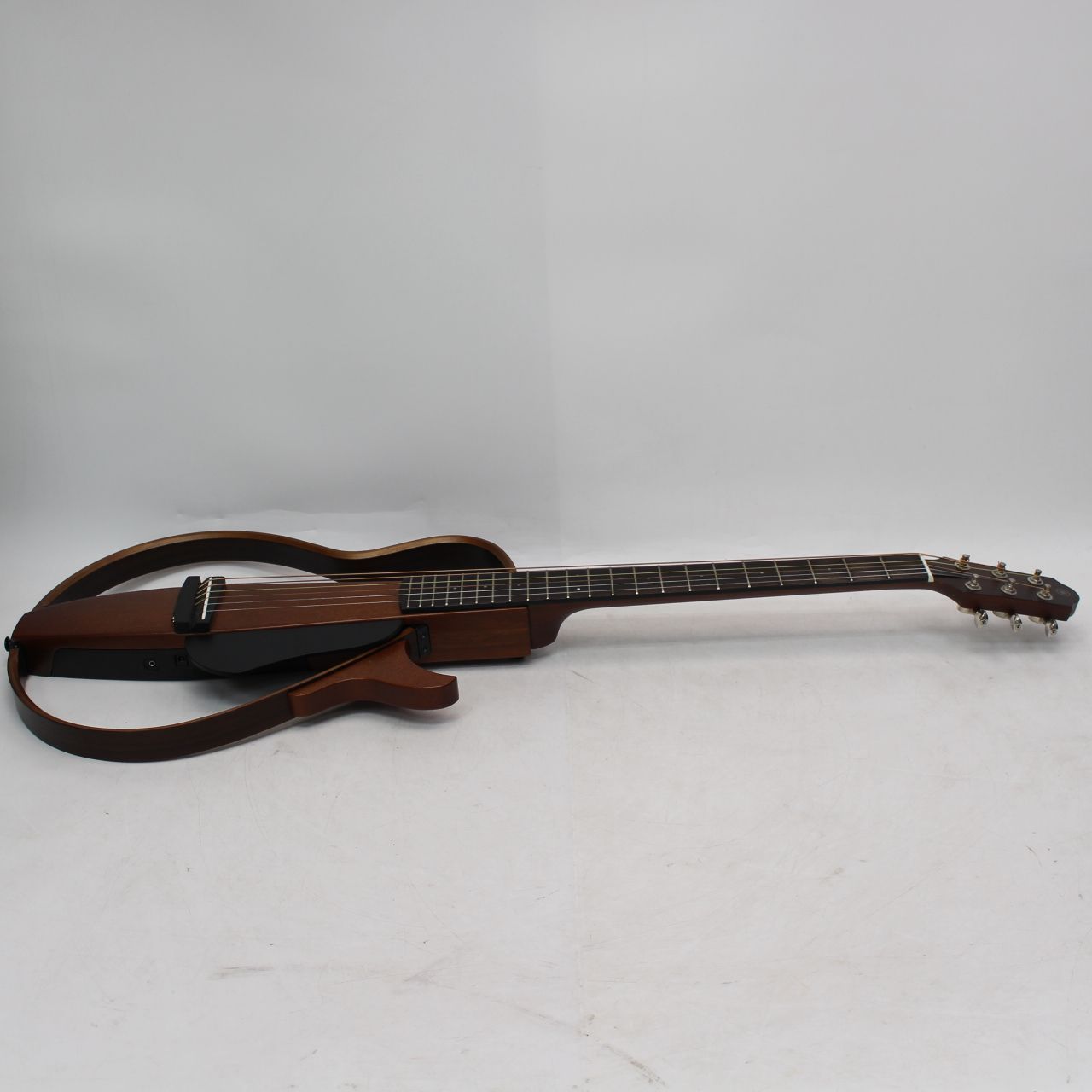 632)【美品】Yamaha SLG200S サイレントギター ソフトケース付き