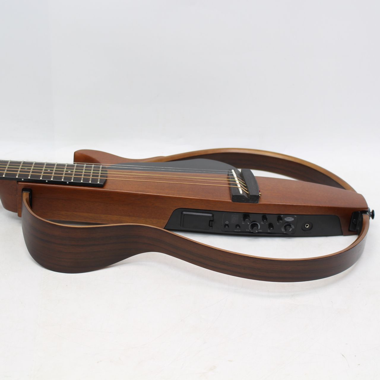 632)【美品】Yamaha SLG200S サイレントギター ソフトケース付き