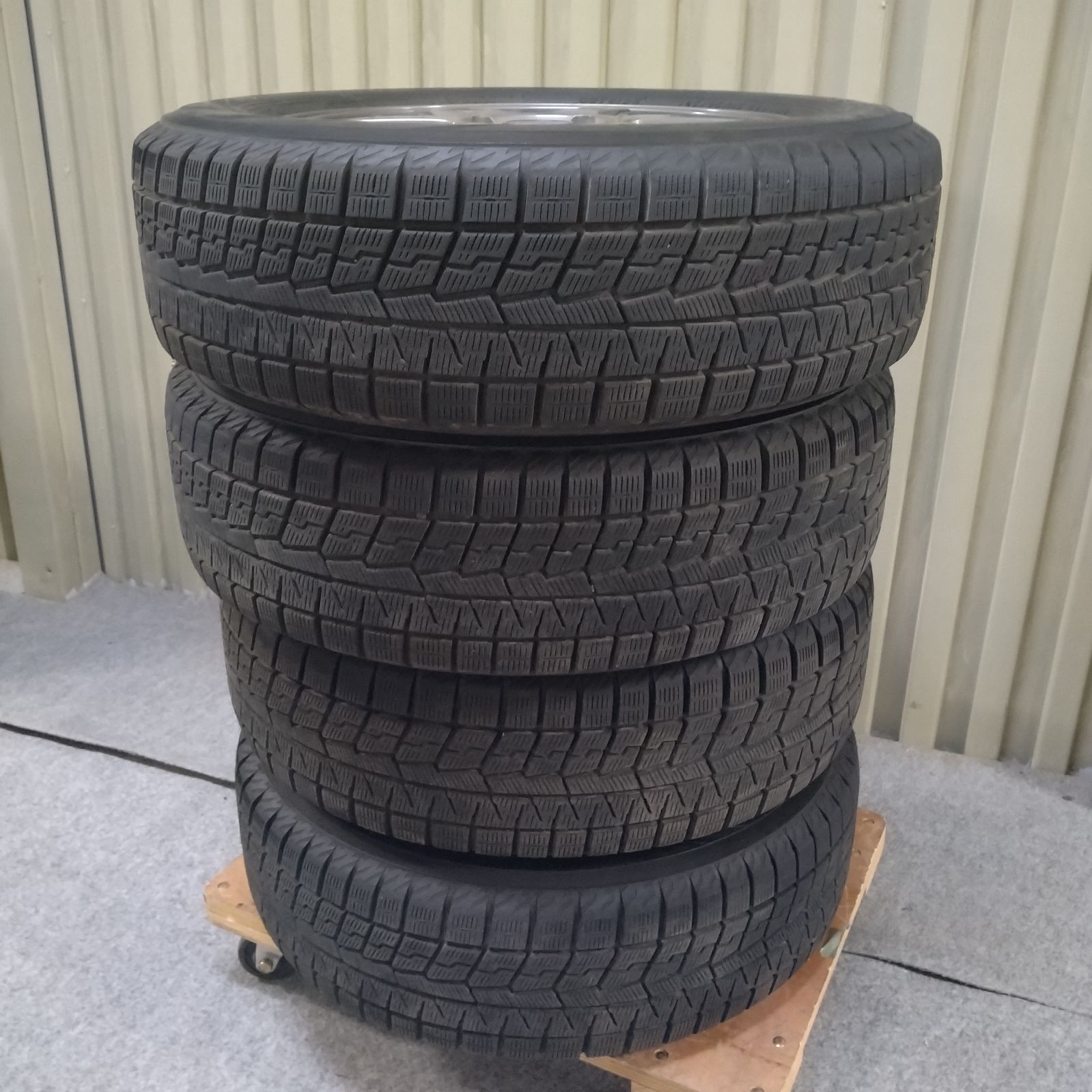 ◯ J TECH SPORT 15インチ ホイール タイヤ 4穴 2022年製 スタッドレス 2F