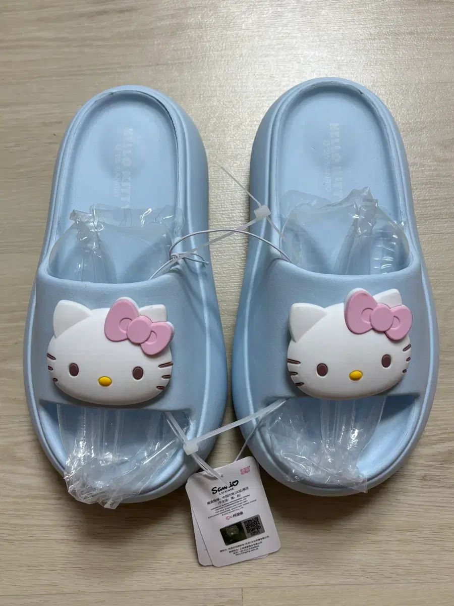 サンリオ ハローキティ 厚底 スカイブルー サンダル スリッパ 240 スカイブルー 新品