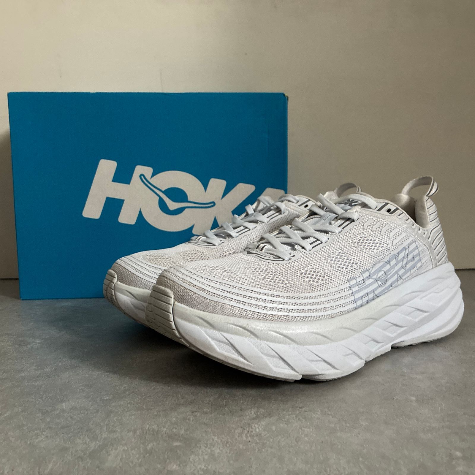 定価2.3万 HOKA ONE ONE BONDI 6 スニーカー シューズ グレー ホカオネオネ 27.5㎝