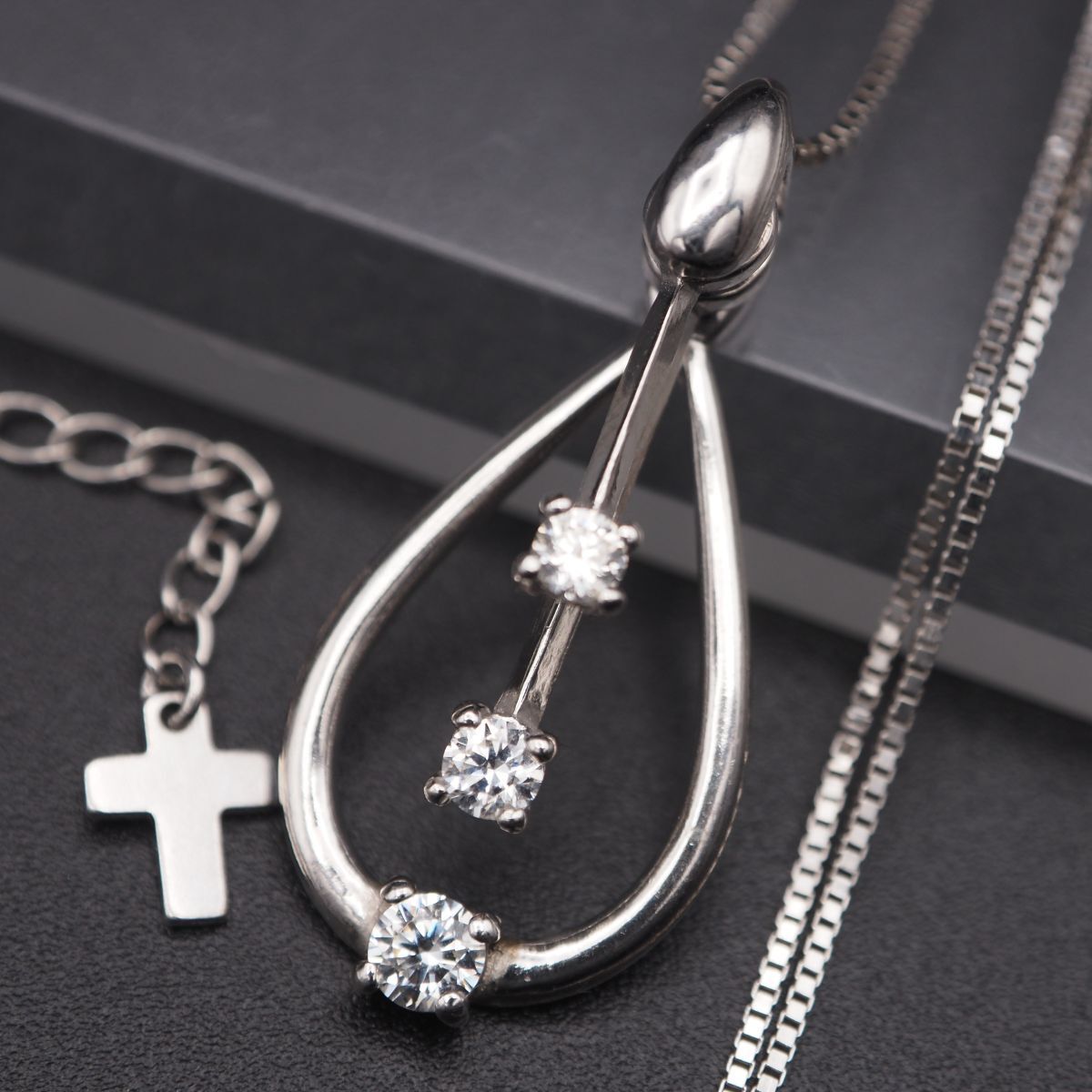 W960 ESSENCE エッセンス 925刻印 ペンダント ネックレス ダイヤモンド 