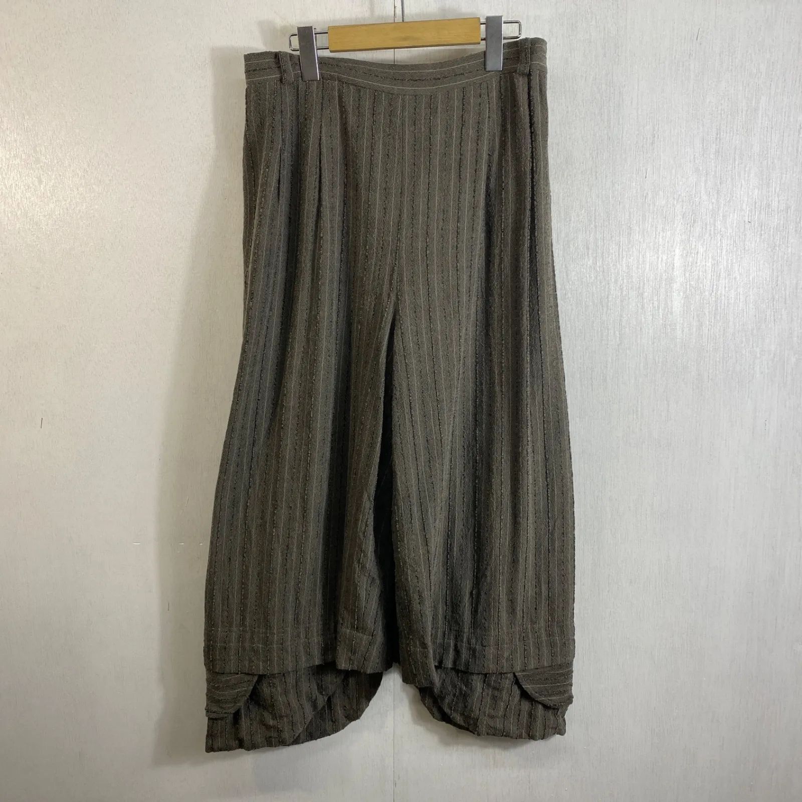 慈雨 ジウ Sensounico ワイド パンツ 裾 デザイン ストライプ 変形 ウエストゴム ブラウン系 40 E515