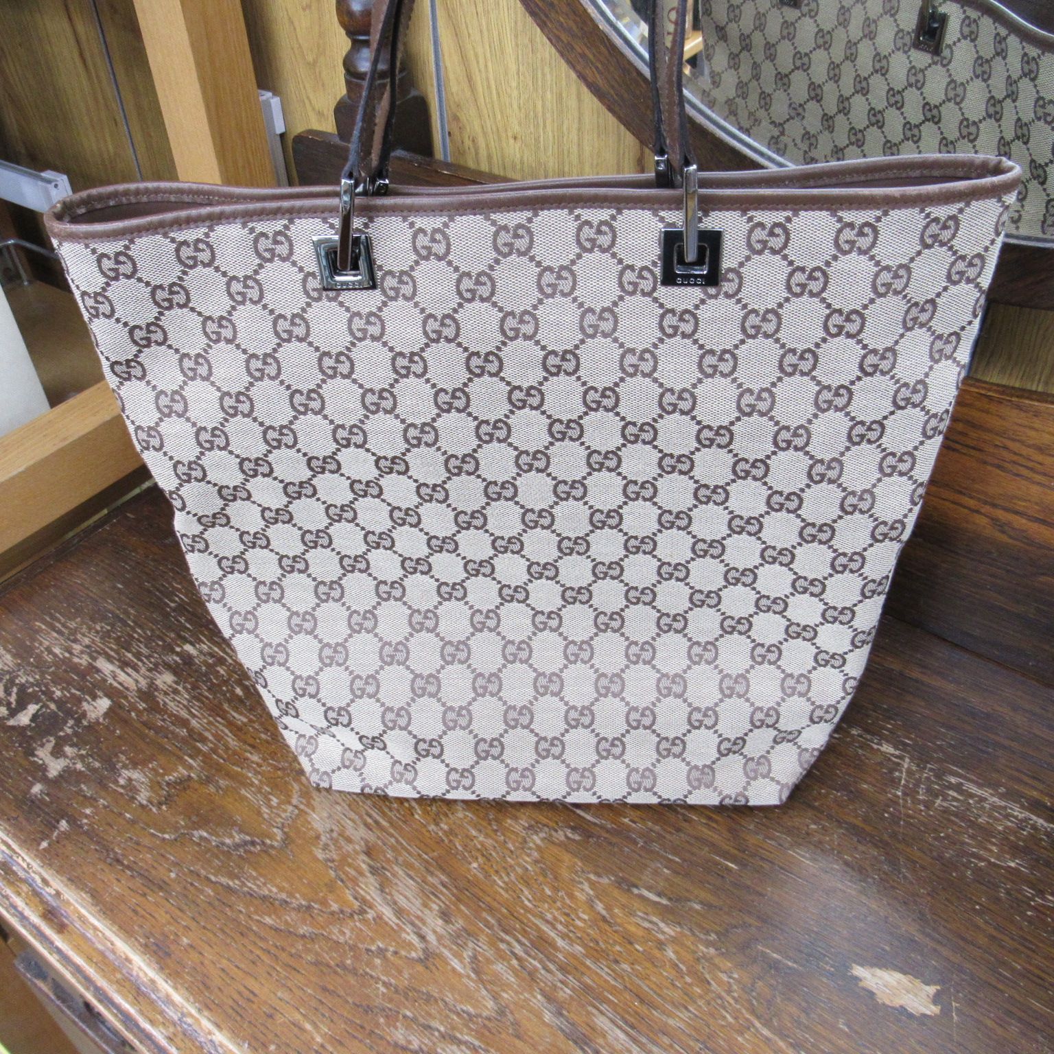 GUCCI キャンバス トートバッグ GG柄 とても良いサイズ感