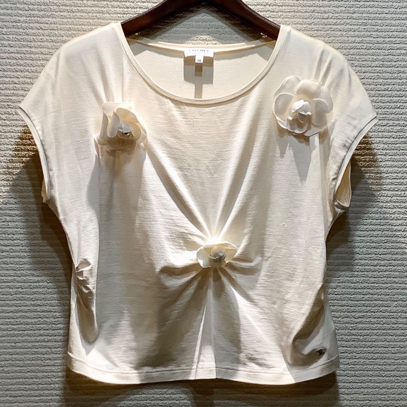 シャネル CHANEL ココマーク カメリア コサージュ パール カットソー クリーム [38] P58292 I52/T4