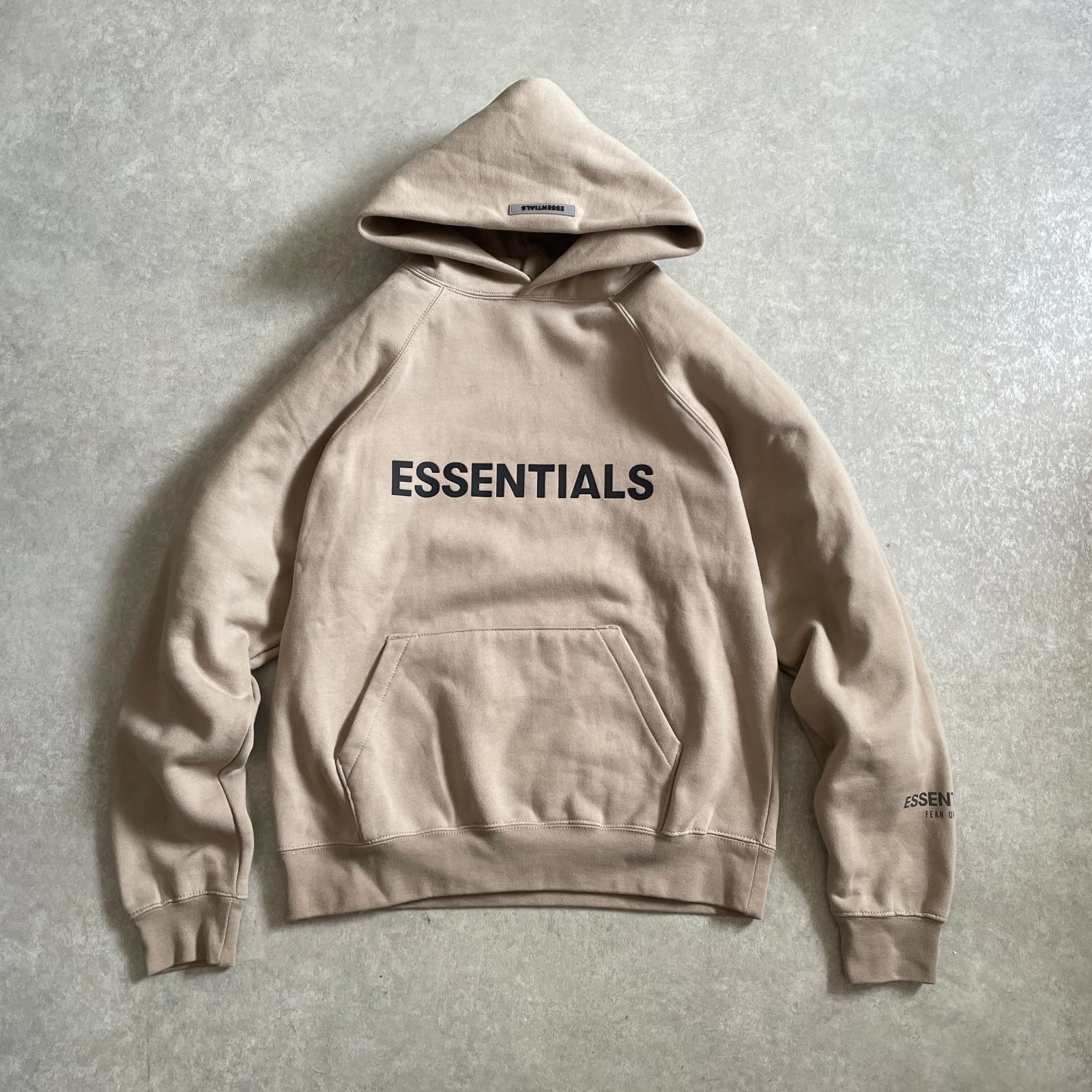 FEAR OF GOD ESSENTIALS ラバーロゴ パーカー フーディー フィアオブ 