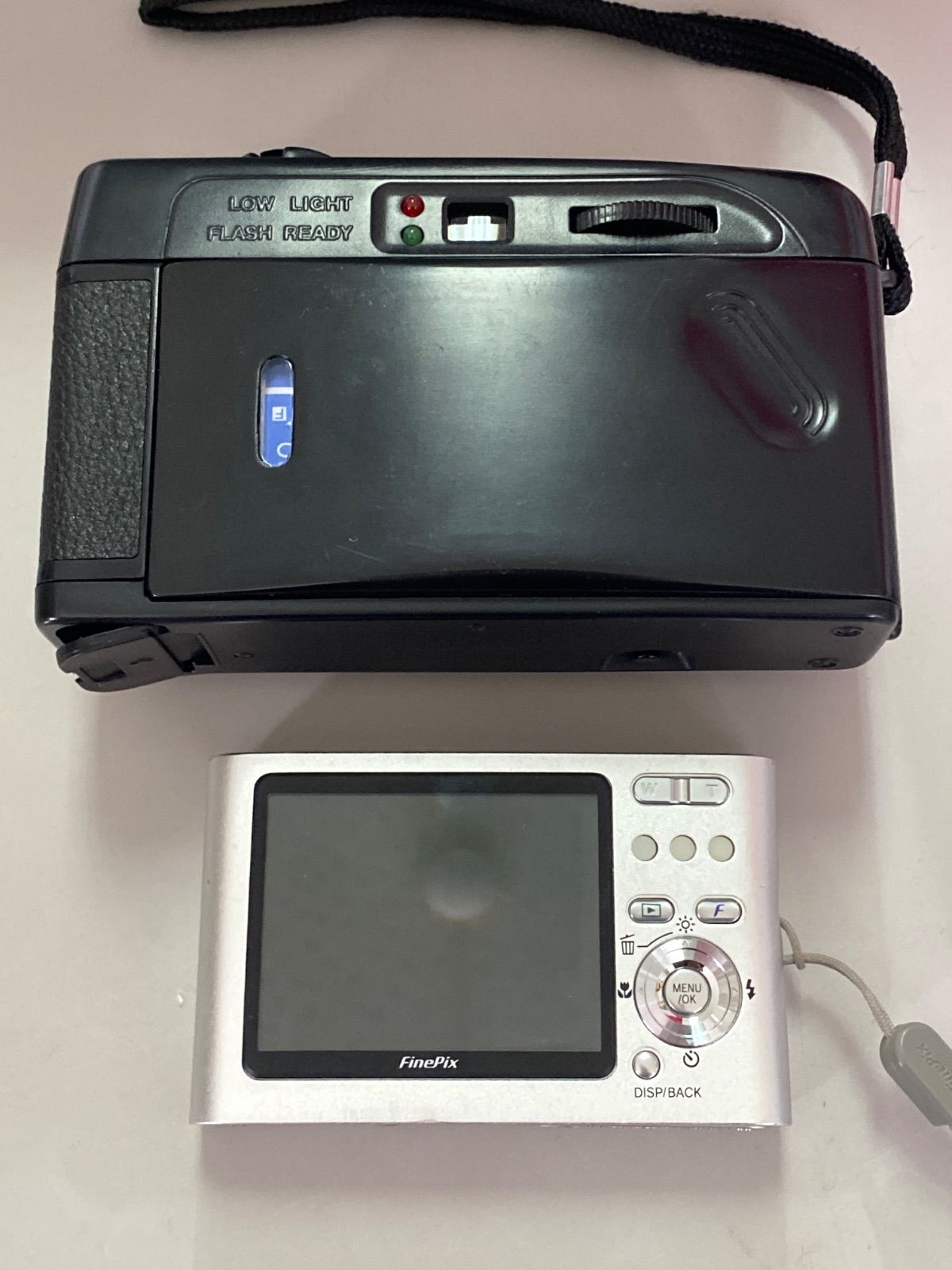 富士フィルム FUJIFILM Fine pix Z2 デジタルカメラ ジャンク扱いで 富士フィルム FUJIFILM Fine pix Z2 デジタルカメラ ジャンク扱いで