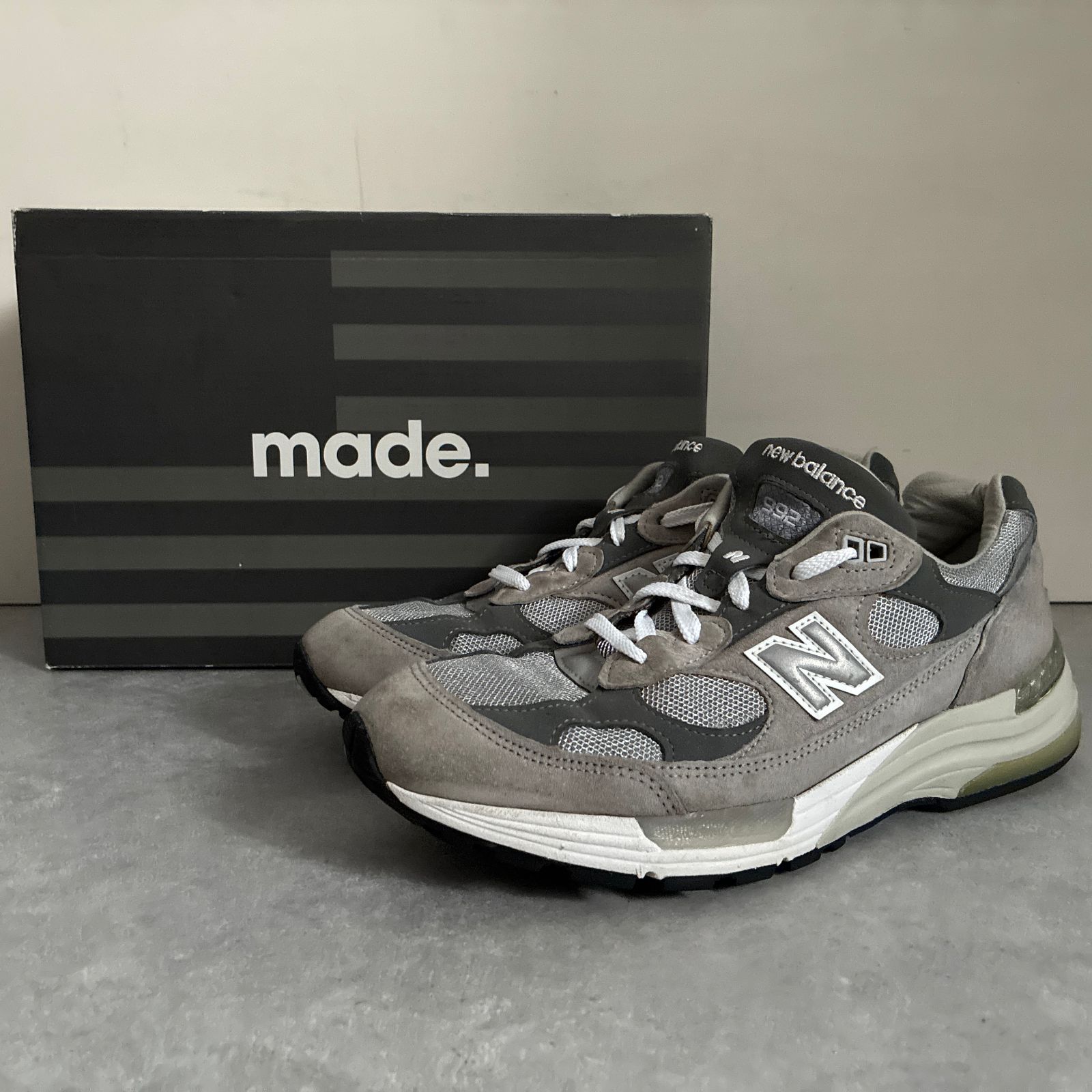 美品 定価3.9万 New Balance M992GR スウェード スニーカー シューズ ニューバランス 28㎝ 21,600円
