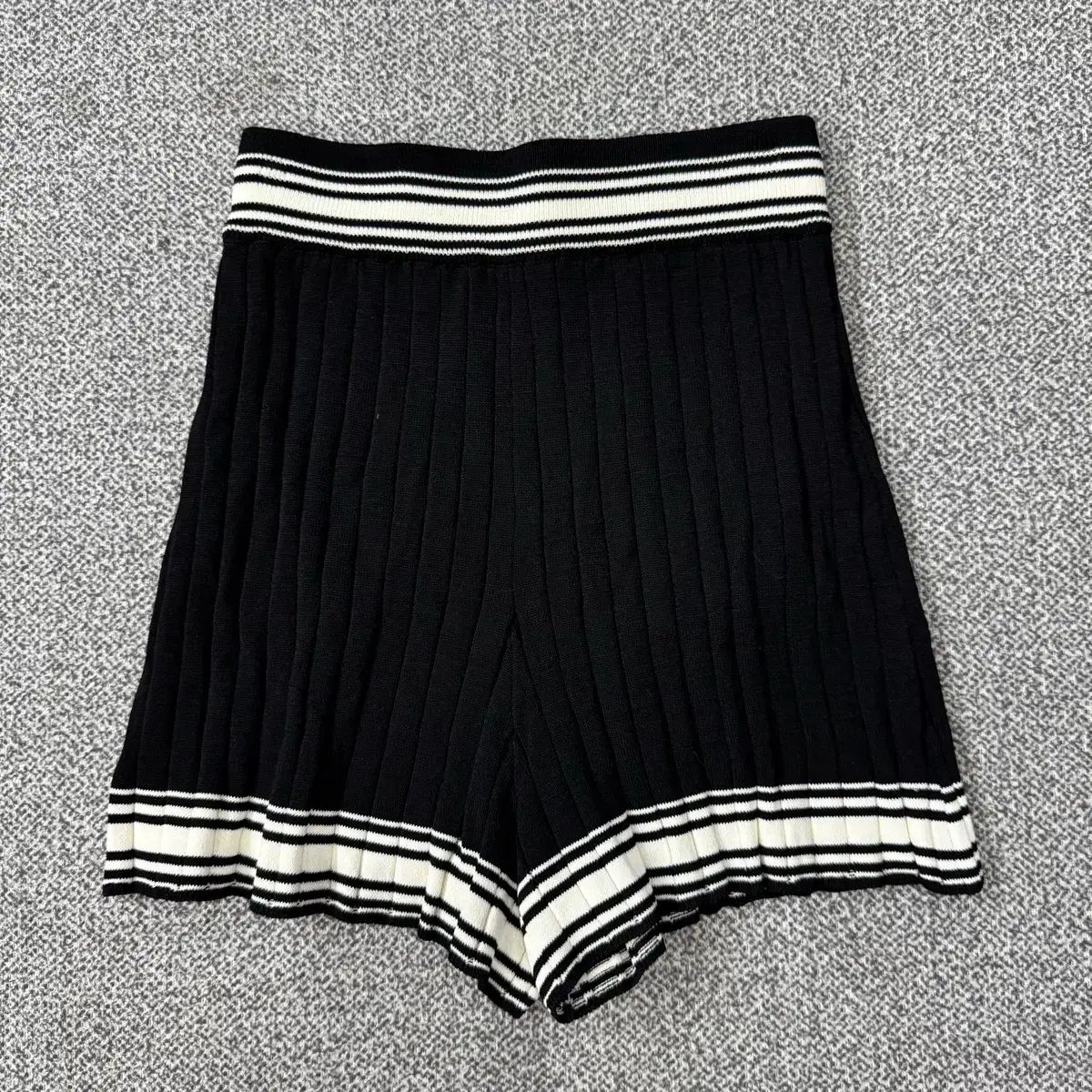 RAON ブラック ニロ パンツ ゴージ ニットバンディング ショーツ ハーフパンツ
