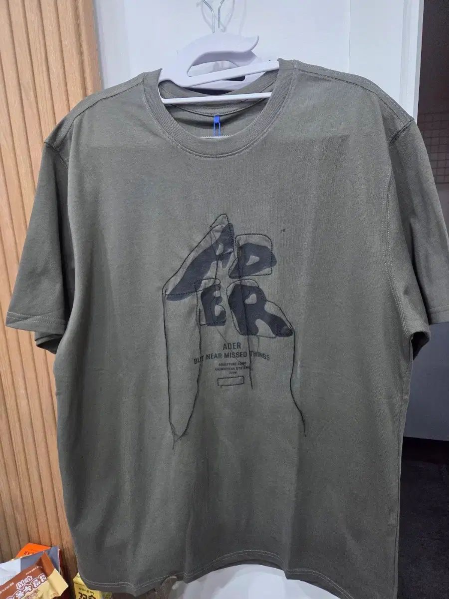ADER ERROR カーキ 半袖 Tシャツ A2