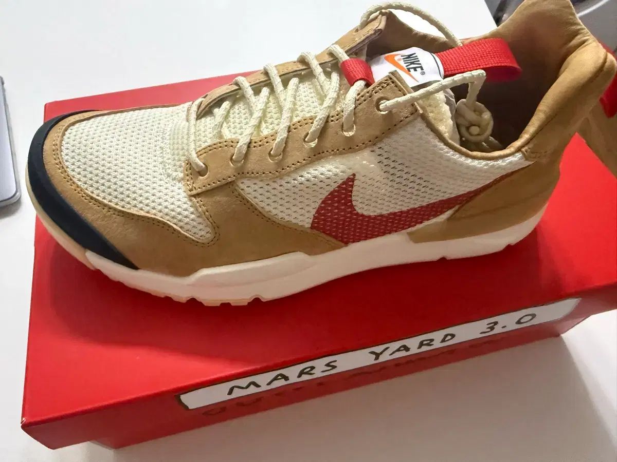ナイキ マーズ ヤード 3 0 275 新品