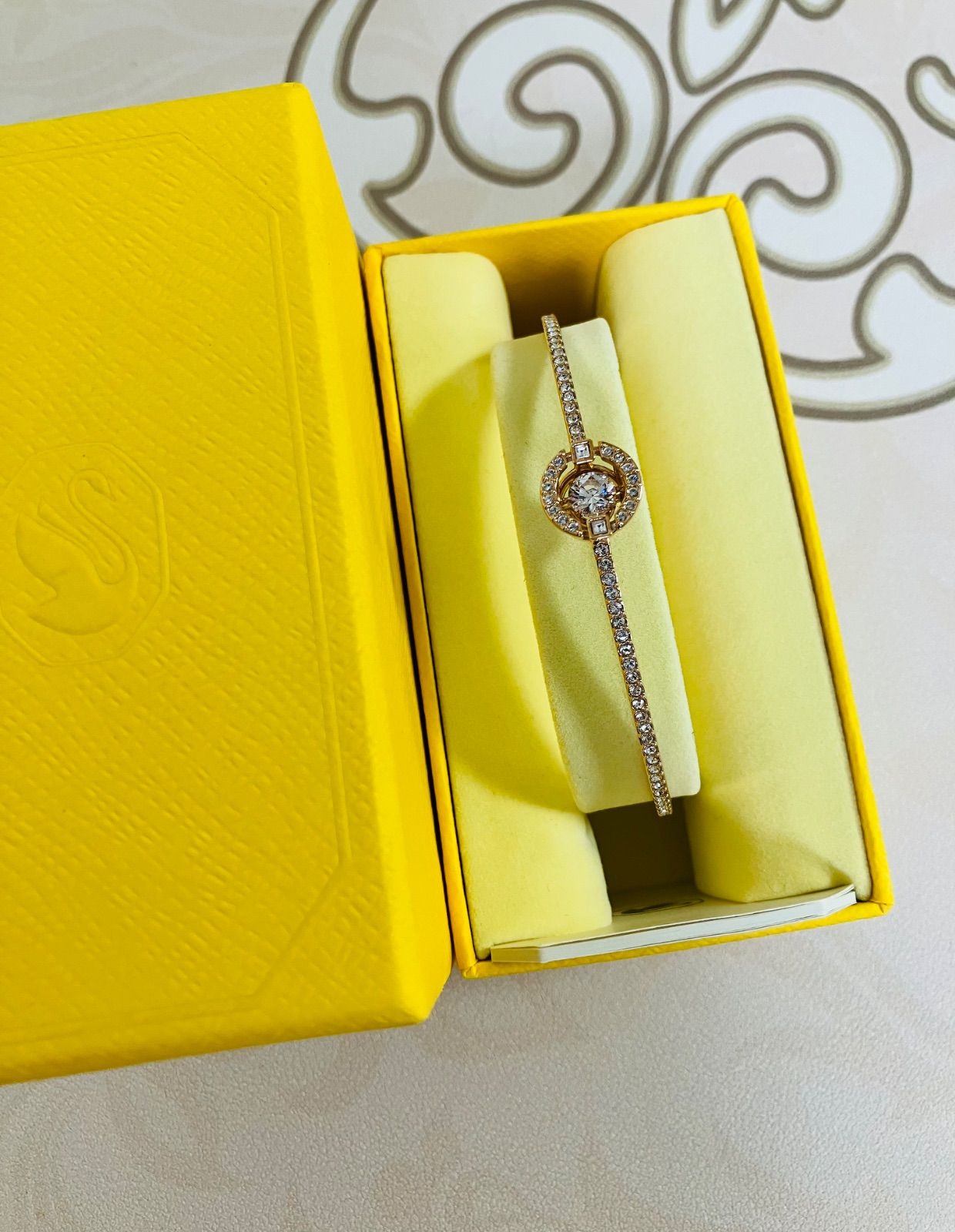 スワロフスキー　SWAROVSKI Sparkling Dance バングル
