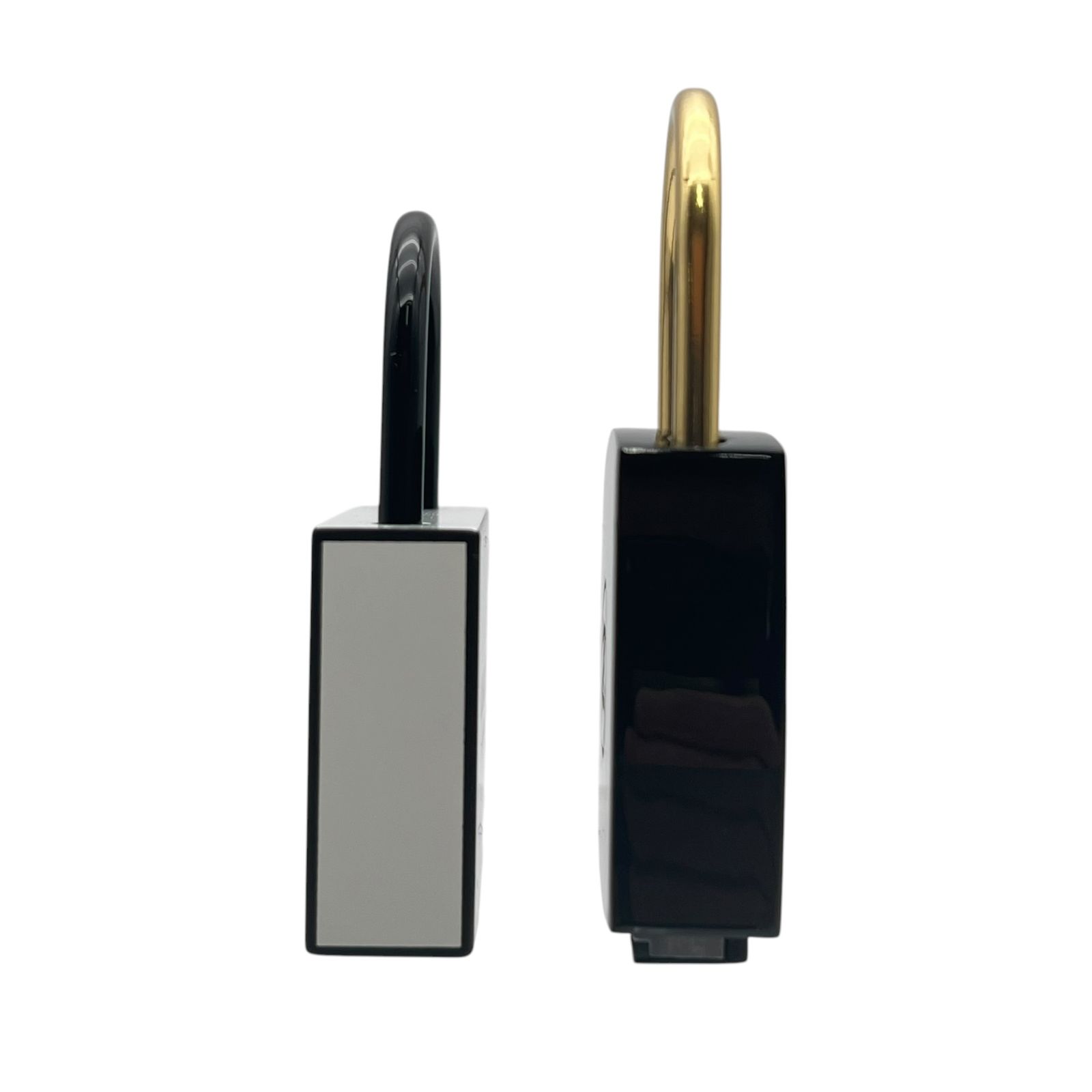 ○ 美品 シャネル CHANEL カデナ 2個セット ココマーク LA COLLECTION