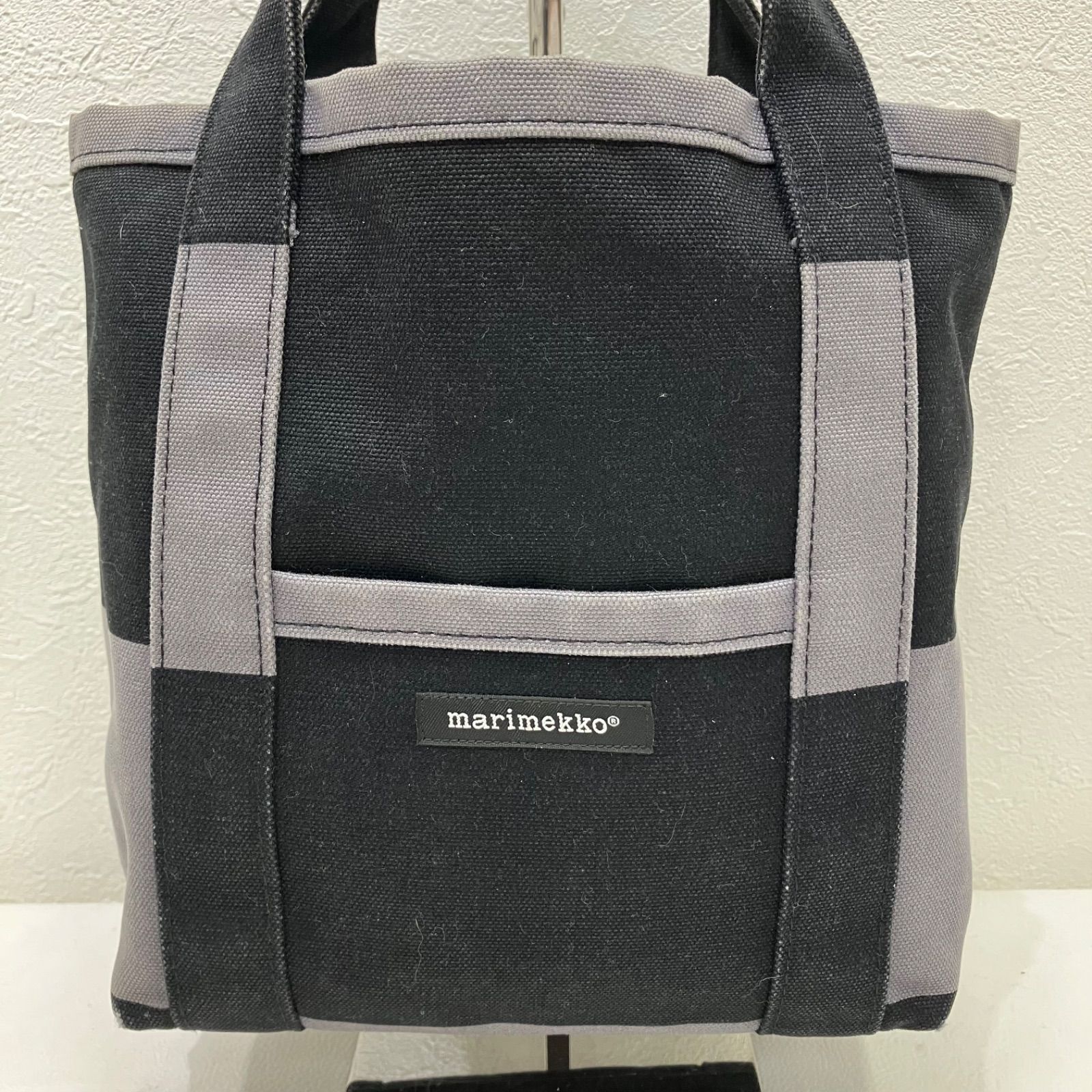 2704　marimekko　マリメッコ　ハンドバッグ　 MINI PERUSKASSI GALLERIA　ペルスカッシ　 キャンバス　モノトーン　ロゴ　レディース