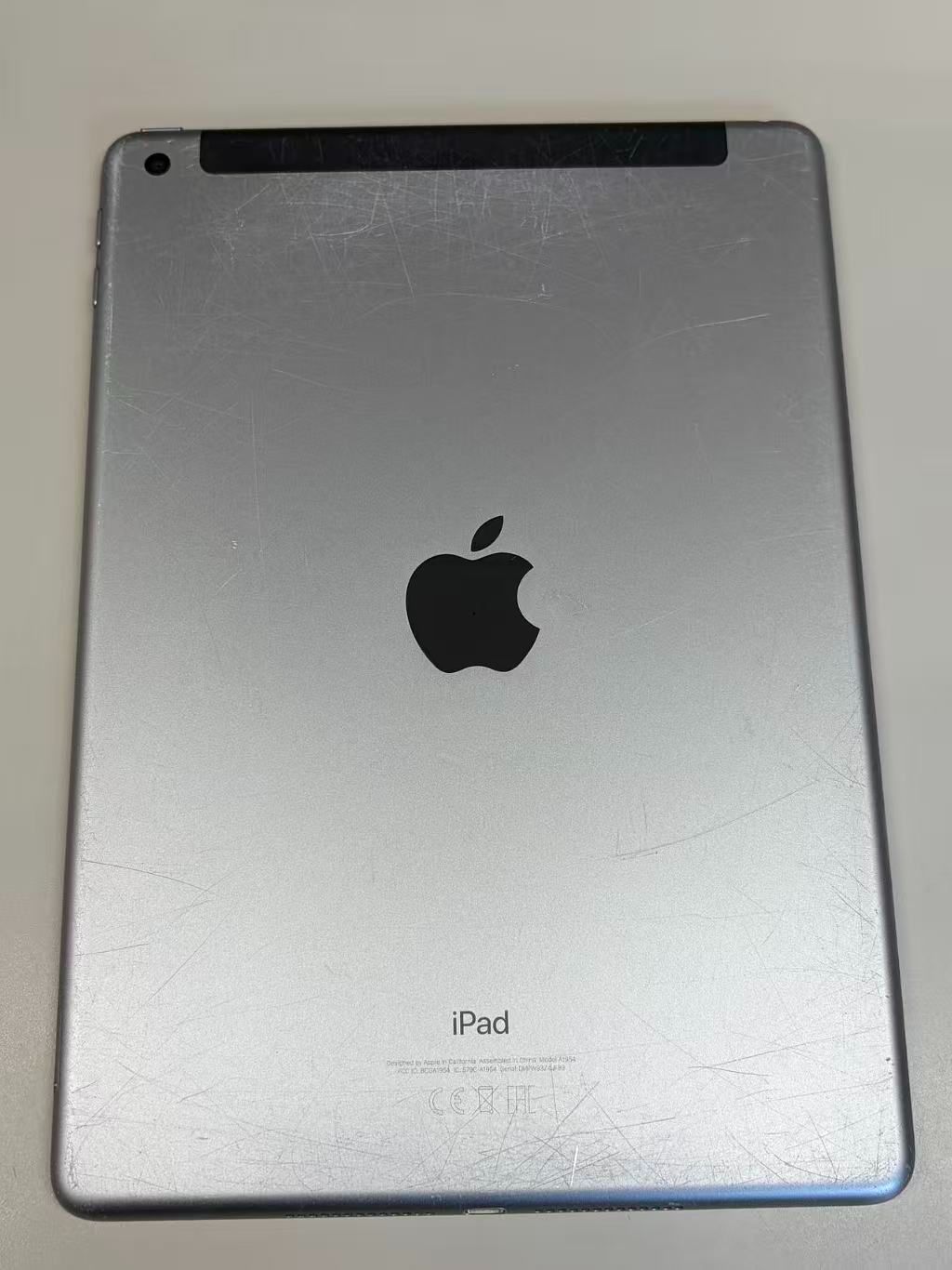 電池94% SIMフリーiPad (第6世代) 128GB スペースグレ - メルカリ
