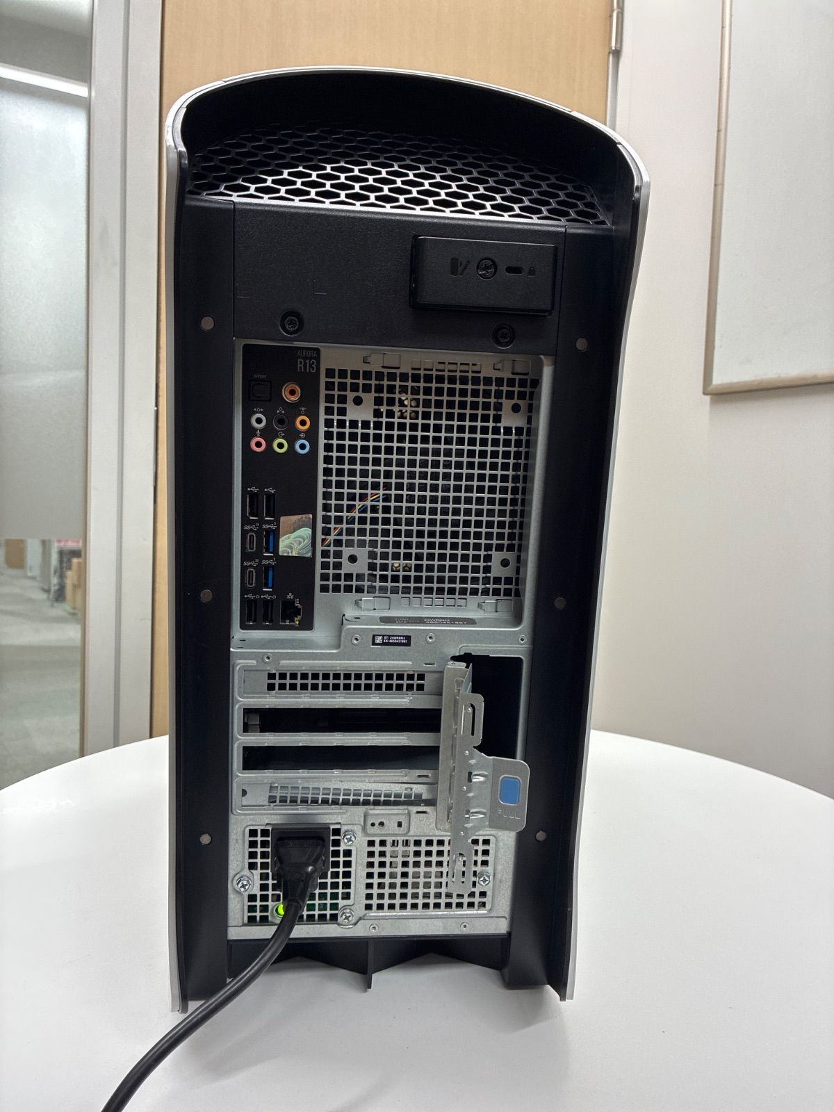 ジャンク ゲーミングデスクトップ DELL 全体的に状態が悪い - メルカリ