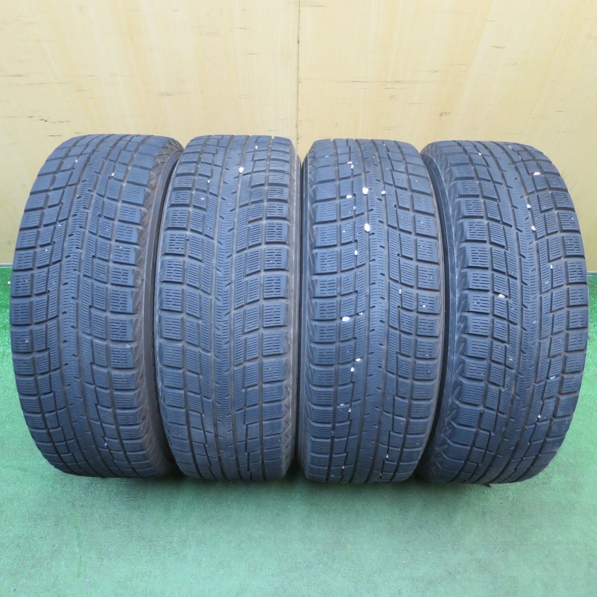 車 バリ溝！9分☆スタッドレス 215/65R16 ダンロップ ウインター 