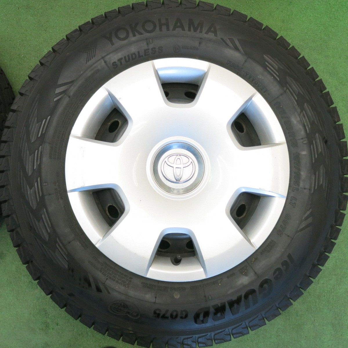 バリ溝！9.5分☆トヨタ ハイエース 純正 スチール 195/80R15 107/105L 