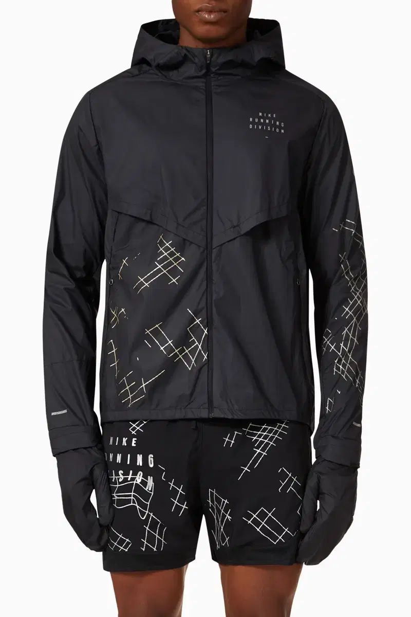 ナイキ ランニング ディヴィジョン STORM-FIT（ストームフィット） フラッシュ フード ジャケット ウィンドブレーカー 9,809円