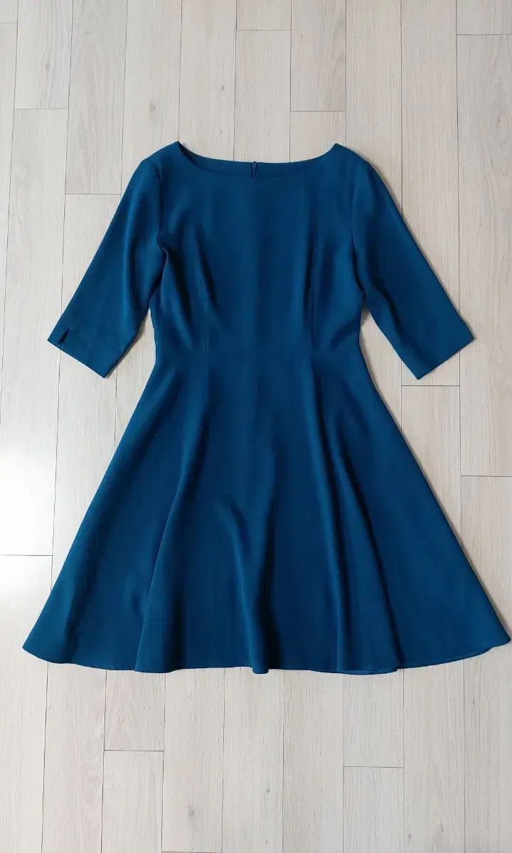 EUNEドネス(新品)