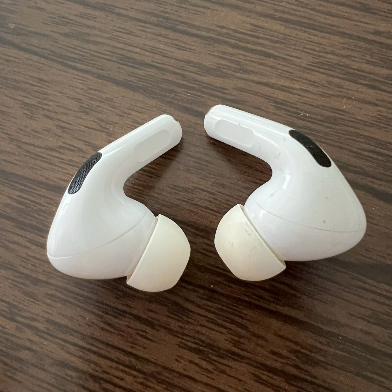 AirPods pro 動作確認済み a2084 第1世代 動作確認済み】Apple/AirPods/Pro/第1世代/A2084/ワイヤレスイヤホン
