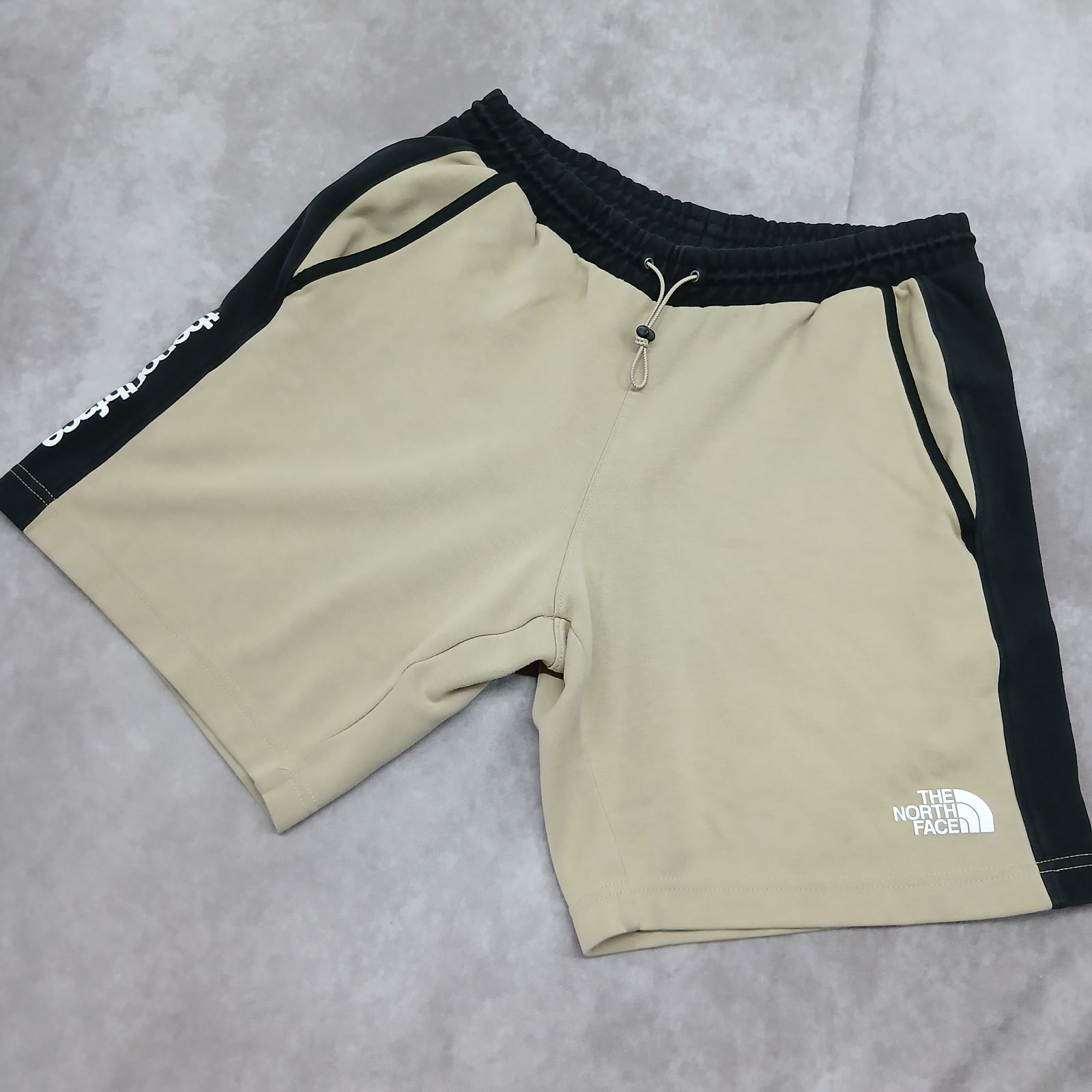 THE NORTH FACE　スウェットショーツ　ショートパンツ　ベージュ　サイズM ノースフェイス　【729】
