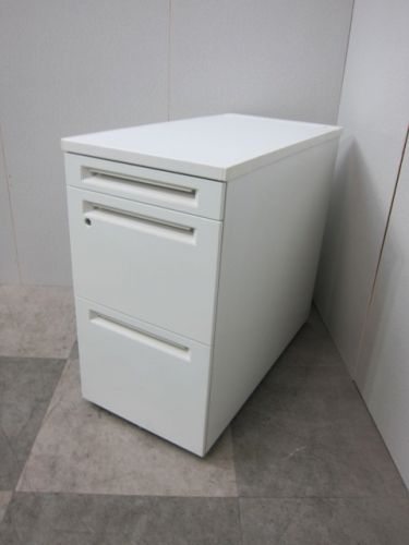 【中古品】オカムラ アドバンスシリーズ 脇机 ホワイト 17,780円