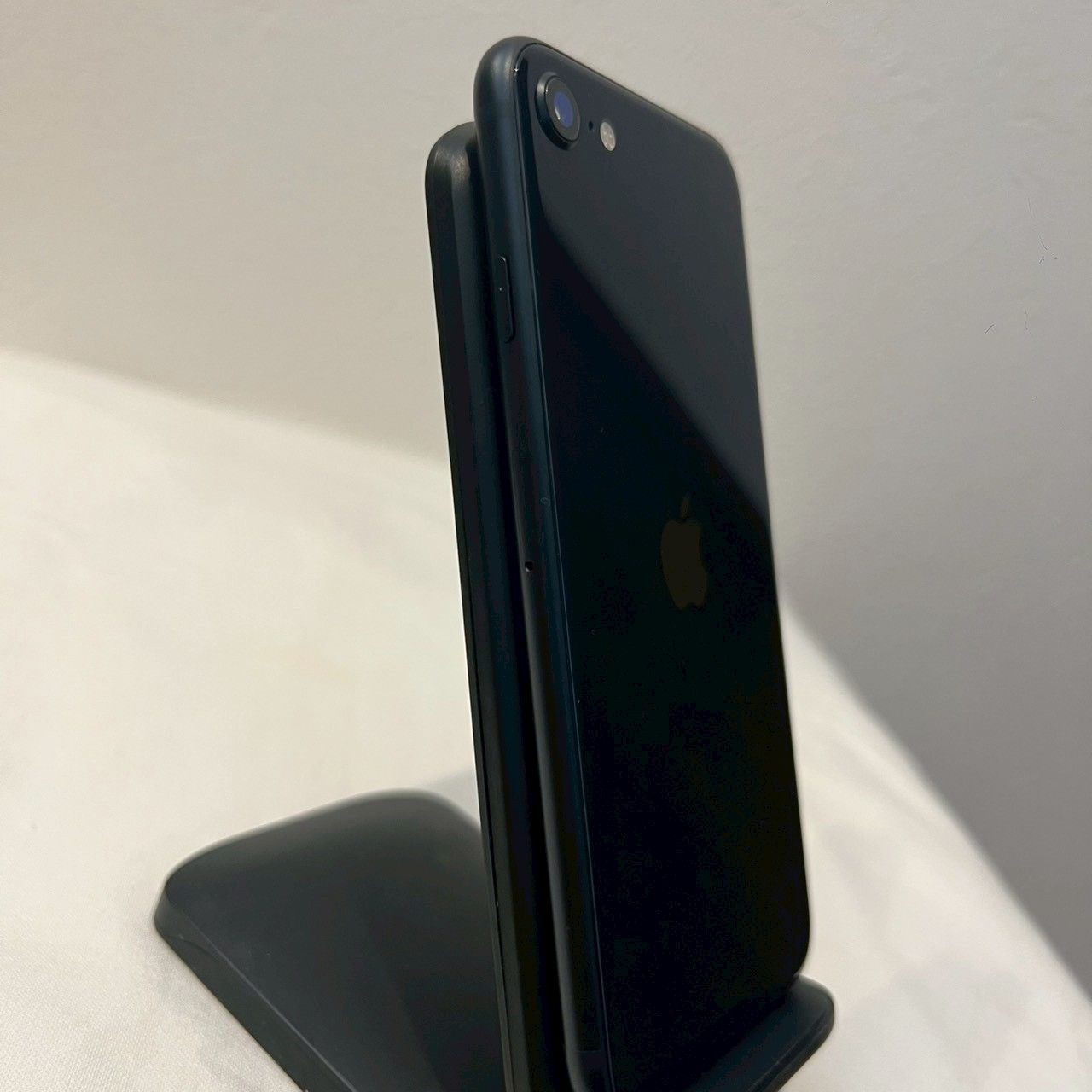 美品 iPhone SE 第3世代 128GB SIMフリー 98% - メルカリ