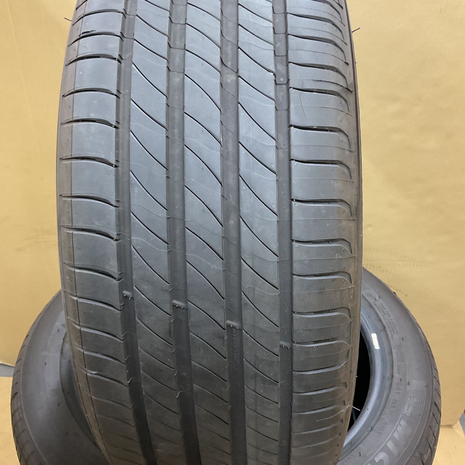 225/50R18 95V MICHELIN PRIMACY 4 4本セット 2025年製造 - メルカリ