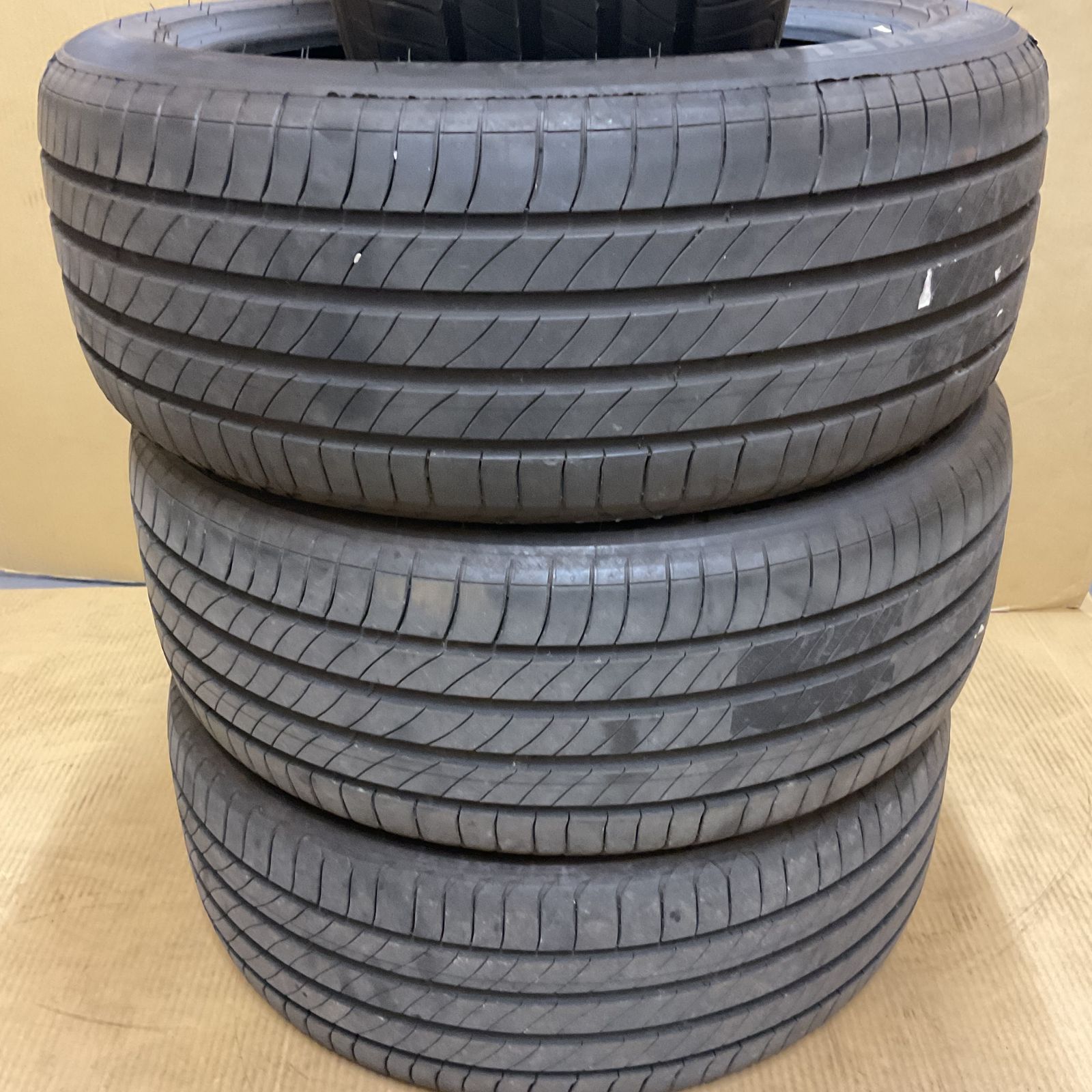 225/50R18 95V MICHELIN PRIMACY 4 4本セット 2025年製造 - メルカリ