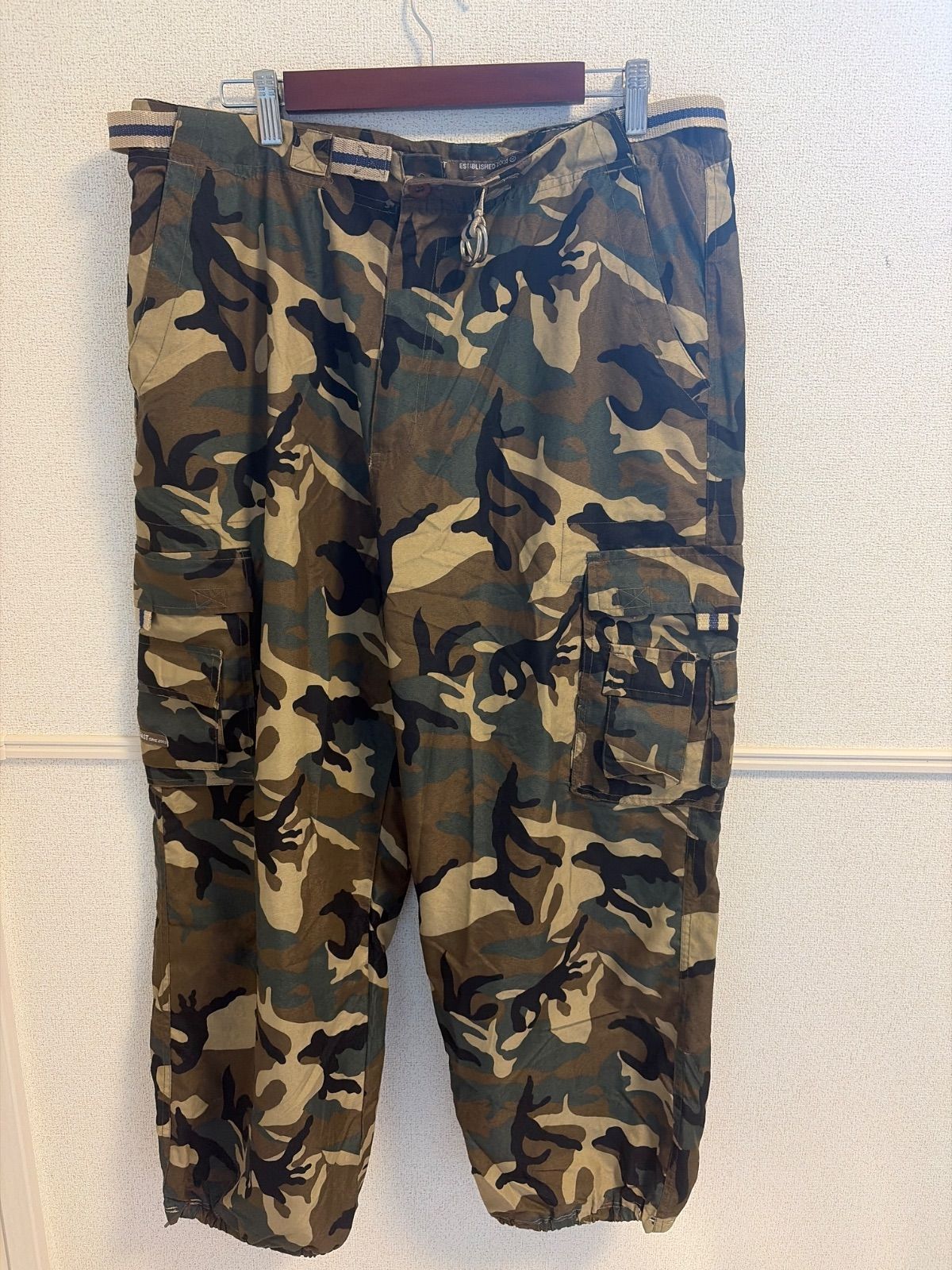(^w^)b 極美品 COAST TO COAST 2003 迷彩 カーゴ パンツ 36 XL XXL ウッドランド カモフラ グリーン ブラウン ポリエステル マイクロファイバー 軽量 速乾 太め ルーズ ストリート 古着 Y2K OM12653MR