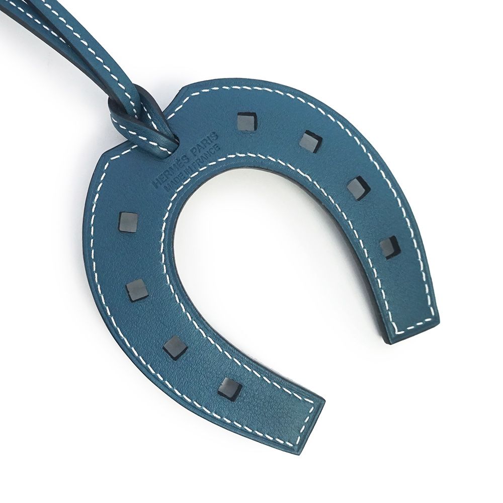 HERMES エルメス馬蹄型レザーチャーム　青　美品 エルメス フェール ア シュバル ホースシュー パドック 馬蹄 蹄鉄