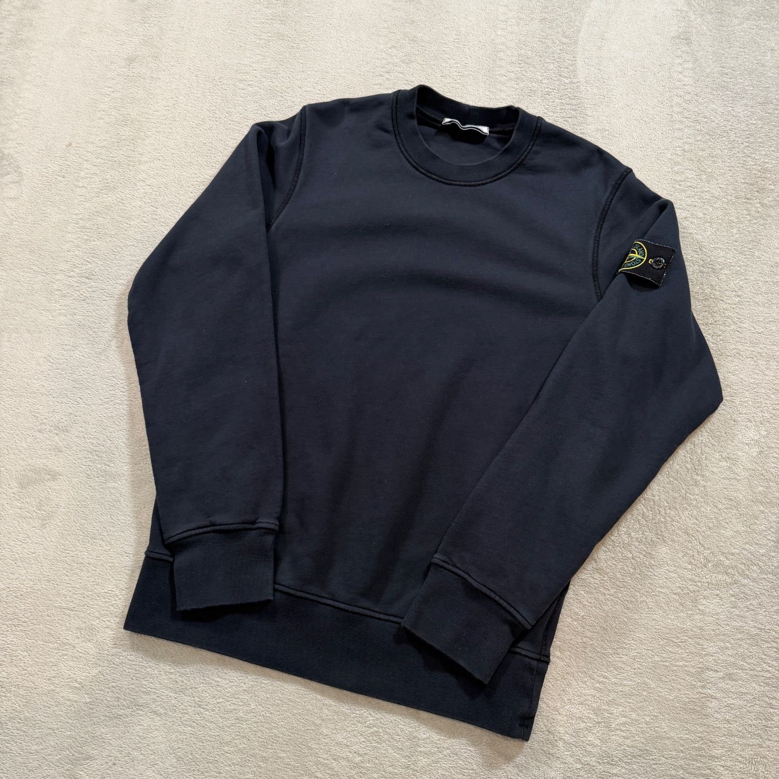 極美品 ストーンアイランド STONE ISLAND ネイビー トレーナー 極美品 ストーンアイランド STONE ISLAND ネイビー トレーナー