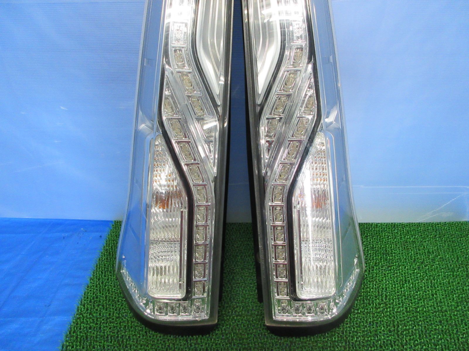 ☆SFC6555/点灯OK 日産 セレナ C26 FC26 FNC26 HC26 HFC26 NC26 純正