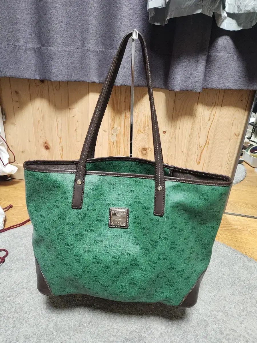 MCM グリーン ロゴ ショッパーバッグ ショルダーバッグ - 聖堂正規品 タグ