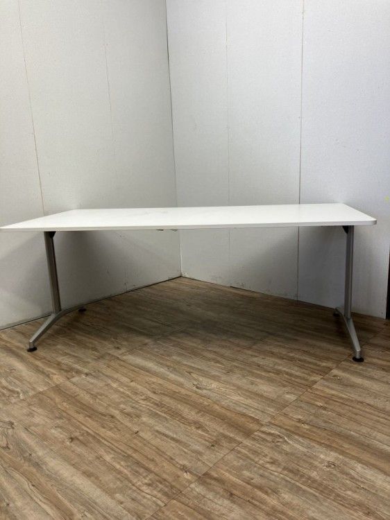 【中古品】イトーキ 1800ミーティングテーブル ホワイト