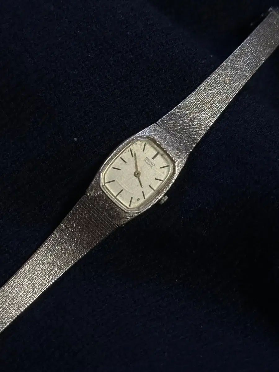 80s SEIKO 2C20-5280 JAPAN ヴィンテージ レディース クオーツ 腕時計