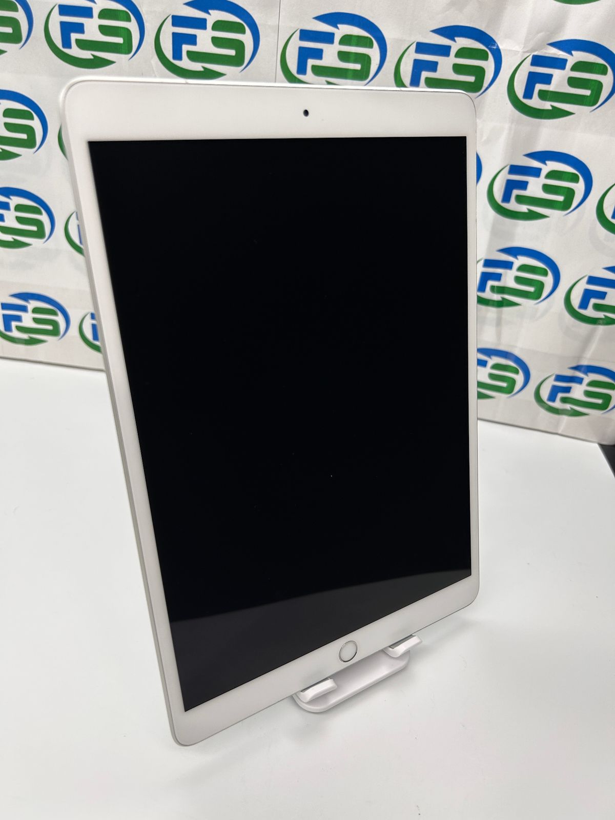 iPad Air 3 256GB Cellular シルバー 訳あり - メルカリ