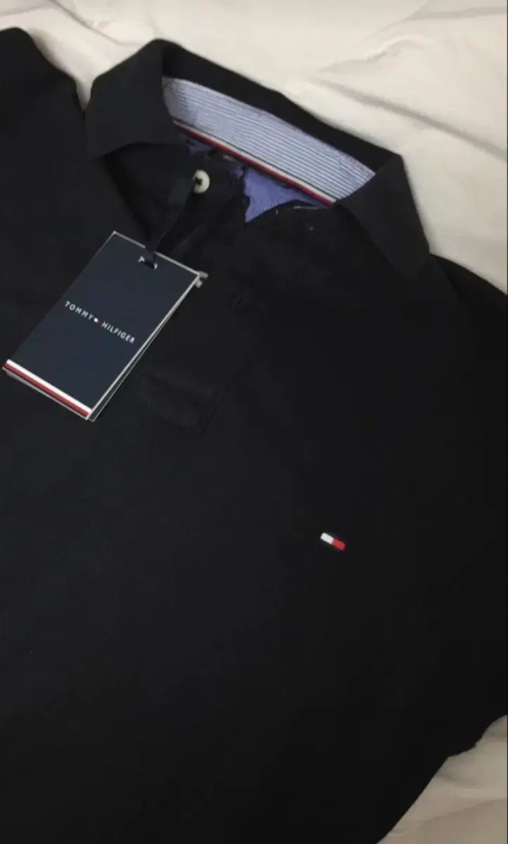 Tommy Hilfiger トミーヒルフィガー ブラック カラーTシャツ