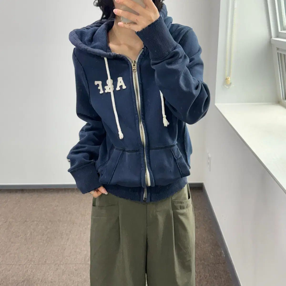 Abercrombie アバクロンビー サイドロゴ ネイビー フードジップアップ
