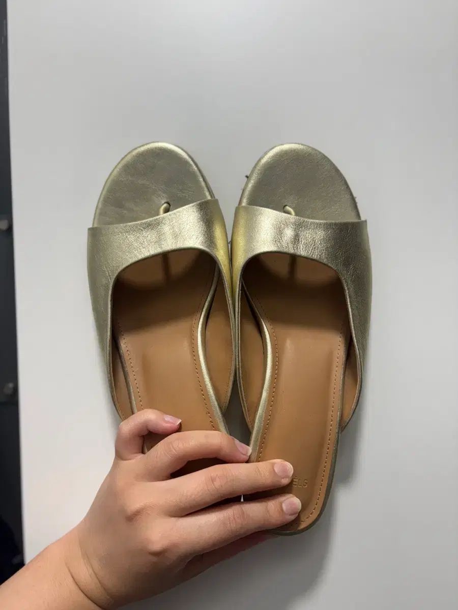 lemel jina GOLD フラット 235