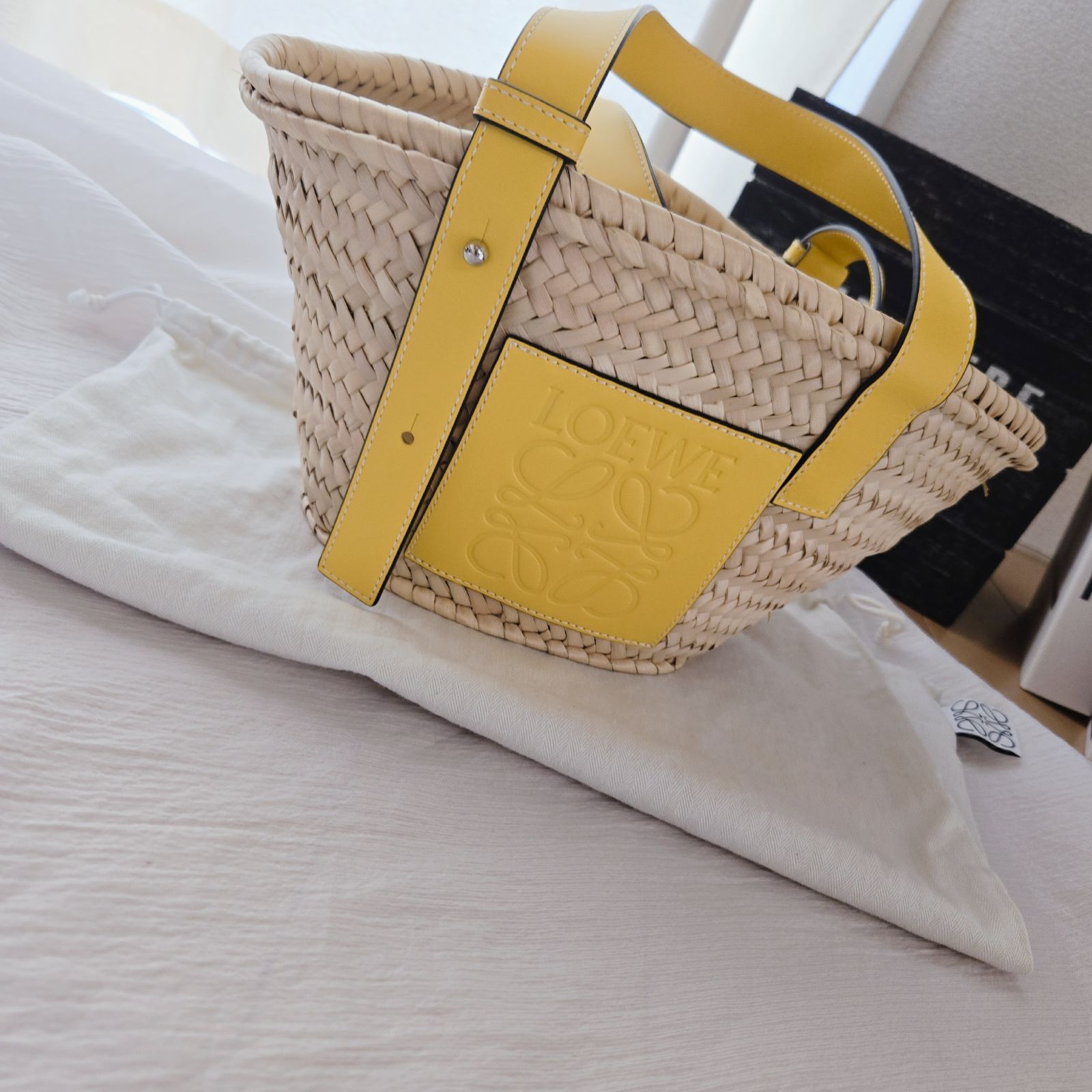 美品 LOEWE ロエベ バスケットバッグ スモール かごバッグ イエロー 