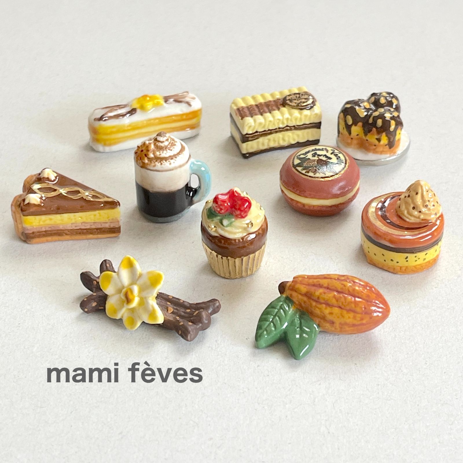 フェーヴ　バニラとチョコレート　10個　スイーツ　ケーキ　フランス　フェーブ　ミニチュア陶器　f-058
