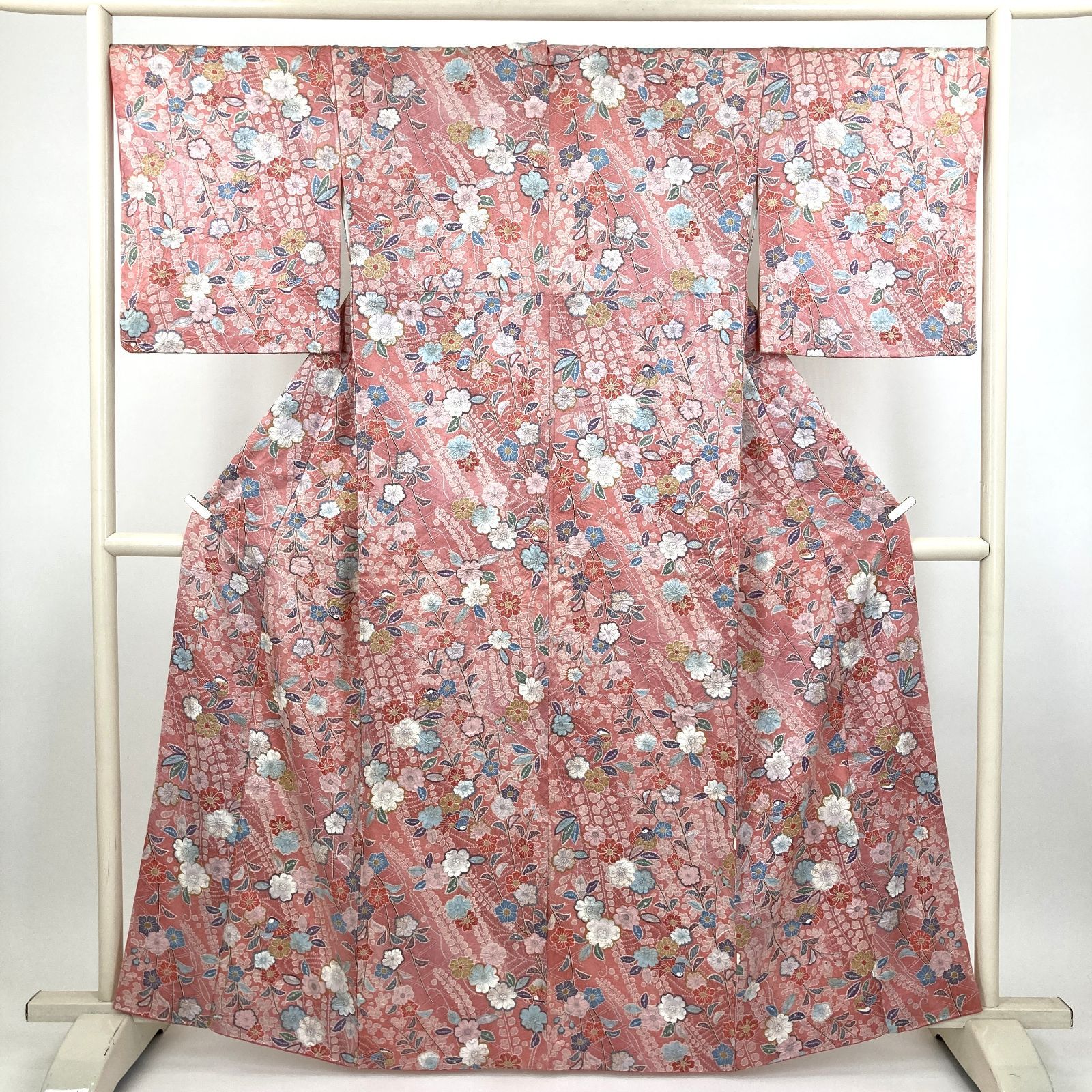 たんす屋 TANSU-YA 着物 リユース着物 小紋 ピンク カジュアル 絞り 辻が花 鳥 袷 絹 未洗い 【身丈】157cm【裄丈】68.5cm MS8502