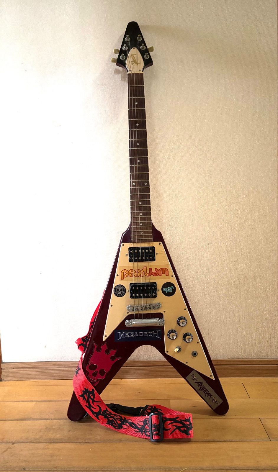Gibson Flying V Gibson Flying V MADE IN USA Electric Guitar Stringed Instrument Made in America Current Condition